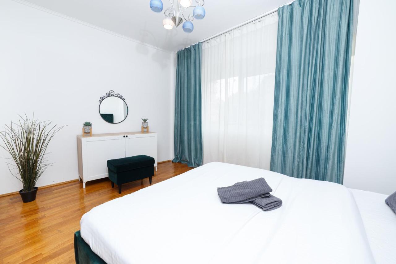 Color Apartments Unirii 14 Blv Bucureşti Ngoại thất bức ảnh